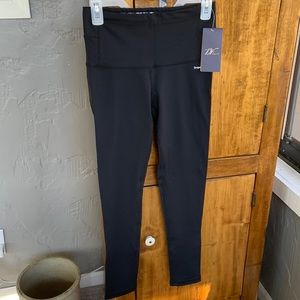 NWT Dragon Fit Compression Leggings size M